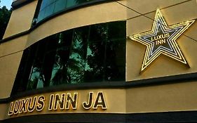 Luxus Inn Ja Star